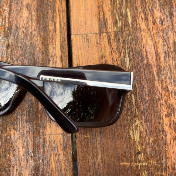 Prada Sunglasses - Picture 4 of 8